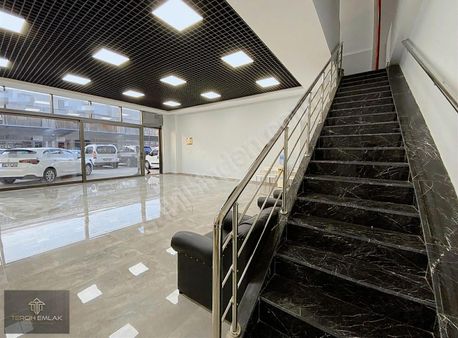 Tercih'ten Vega Otonomi'de Kiracılı Asma Katlı Geniş Dükkan