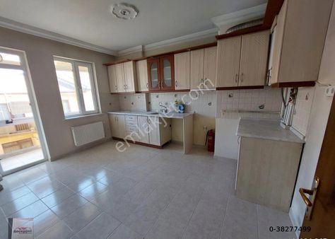 Recep Ümit Emlaktan Bahçelievler Mahallesi Sıhhiye Meydanı Yakını 170 M2 3+1 Daire
