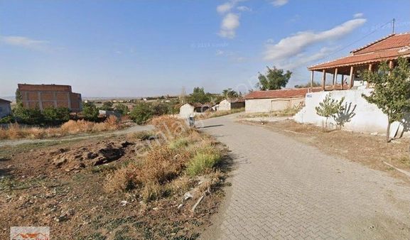 Recep Ümit'ten Emirceoğlu Köyünde Satılık 475 M2 Müstakil Tapulu Kerpiç Ev Ve Arsası.