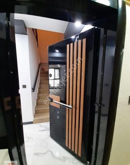 Recep Ümit Emlak'tan Esenli Caddesi Yakınında Satılık Lüks Giyinme Odalı 3+1 Dublex Daire