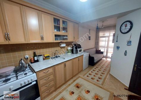 Recep Ümit Emlak'tan Gaffar Okkan Caddesi Yanında Satılık Asansörlü Geniş Ferah 2+1 Daire