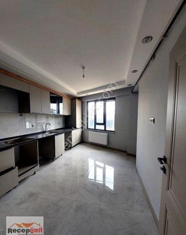 Recep Ümit Emlak'tan Esentepe'de Satılık [ Sıfır ] Asansörlü-garajlı 2+1 Lüx Daireler