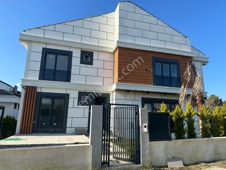 Büyükçekmece, Güzelcede Ultra Lux Tripleks Villa