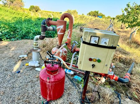 Manisa Üçpınar Da 7.550 M2 Tarla , Elektrik + Su + Sondaj