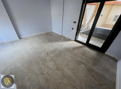 Şenbağlar'dan Denize 100 Metre Geniş Bahçeli Müstakil!!!