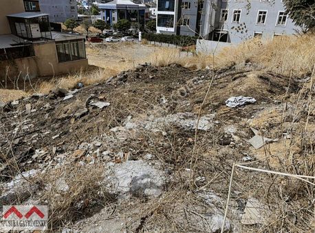 Şerifali Ticari Alanı Çift Parselli Satılık 850m2 Arsa