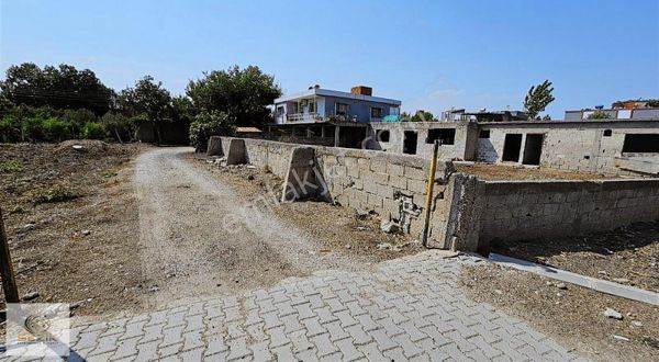 Seyhan Gölbaşı Köyünde 2600 Mt Çiftlik Ve 2 Katlı Müstakil Ev