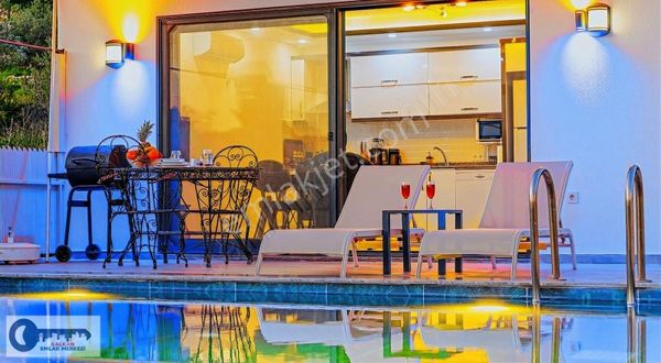Kaş Patara'da Merkeze Yürüme Mesafesi Satılık Villa