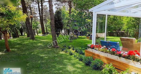 Bahçeşehir Merkez De Büyük Bahçeli Müstakil 6+2 Satılık Villa