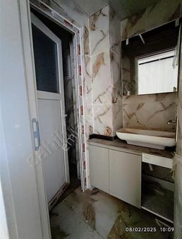 29 Ekim Cüneyt Satılık 2+1 Daire