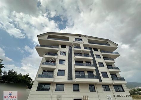 Remax Crystal Den Merkezi Konumda Ayrı Mutfaklı 2+1