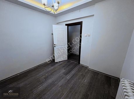 Vefa Koçhan'dan Kızılcıklı'da Bakımlı Çift Cepheli 3+1 Kiralık
