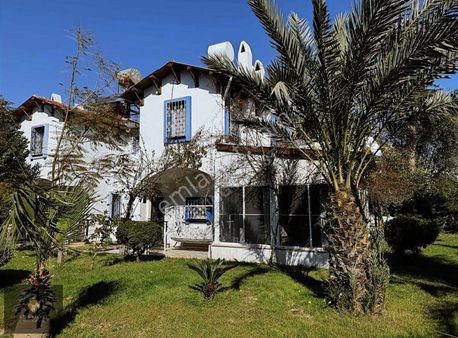 King'den Denize 500m Full Yapılı, Havuzlı Eşyalı 2+1 Villa