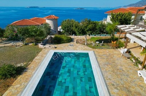 Viga Emlak'tan Kaş Yarımada'da Muhteşem İkiz Villa Ve Arsası