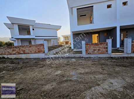 Özel Havuzlu Yazlık Satılık Villa 3+1