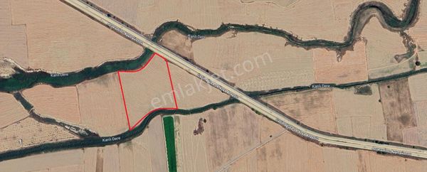 Mağusa - Lefkoşa Anayolda 25 Dönümlük Arsa (ulukışla)