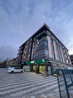 Gürhan Gayrimenkulden Satılık Meramın Gözdesi Hadimi Mahallesinde 3+1 Arakat Daire