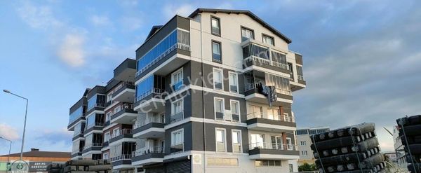 Üçevler'de Satılık 4+1 Daire