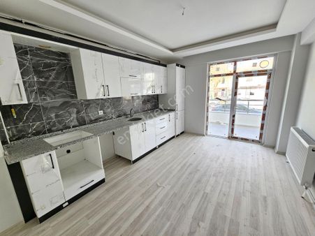 Cahı Mah. 3+1 Yüksek Giriş Geniş Sıfır Satılık Daire.