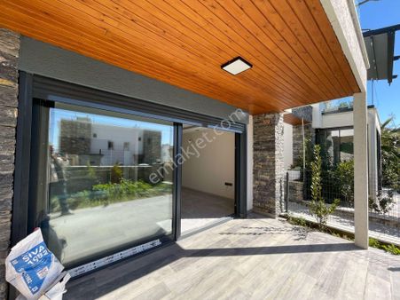 Bodrum Konacık’ta Modern Ve Lüks Bahçe Katı Satılık Daire! 🌿