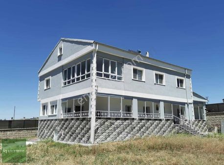 Kuruköprü 1150 M2 Arsa İçinde Takasa Açık Lüks Villa