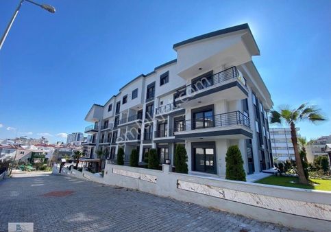 Altınkumda Denize 100 Metre Mesafede Havuzlu Asansörlü 3+1 Dubleks Daire