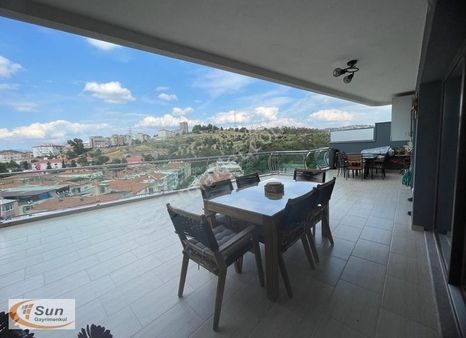 Sun Gayrimenkul'den 3+1 220m² Net 57m² Teraslı Deniz Manzaralı !