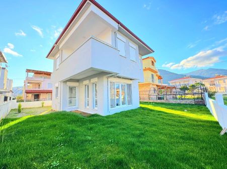 Güzelçamlıda Plaja Yakın 300 M2 Arsa İçinde Tek Müstakil Sıfır Villa