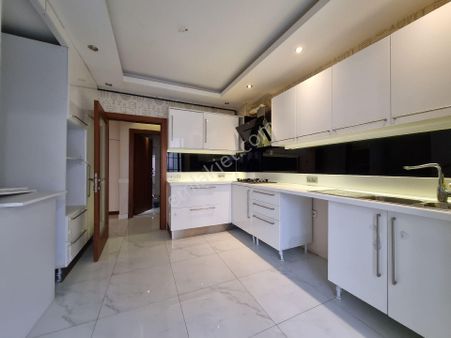 Kardeşler'de -arakat Dubleks- 4+1+giyinme Oda+kiler Köşebaşı Ful