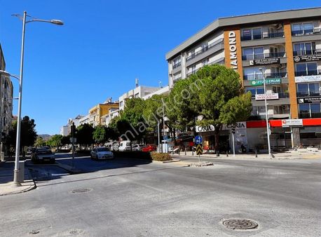 Muğla Ortaca Atatürk Bulvarında 275 M2 +275 M2 (bodrum) Dükkan