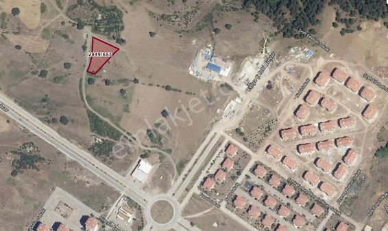 Gürsu İpekyolu Mahallesinde Tokilere Yakın 975m2 Satılık Tarla