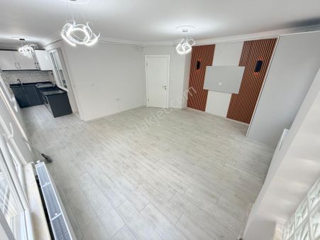 Tek Yetkili Sezgin Emlaktan Denize 100 Mt Bahçe Kullanımlı 2+1 Daire