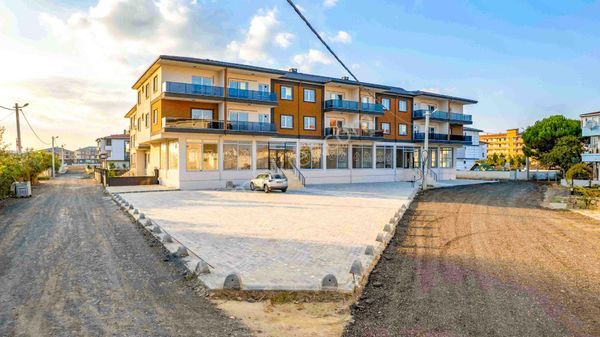 Kumbağ'da Gelişen Bölgede 400 M2 Caddeden Gözüken Kiralık Dükkan