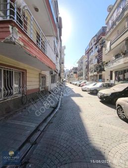 Kuşadası Belediyesi Yakınında Merkezi Konumda Satılık 2+1 Daire