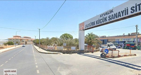 Ayvalık Sanayi Sitesinde , Satılık Çiftli Dükkan....
