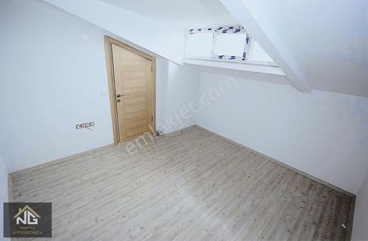 Tuzla İstasyonda Deniz Manzaralı Teraslı 3+1 Satılık Dubleks