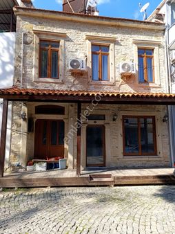 Rose Emlak'tan Satılık Şehir Merkezinde Taş Bina