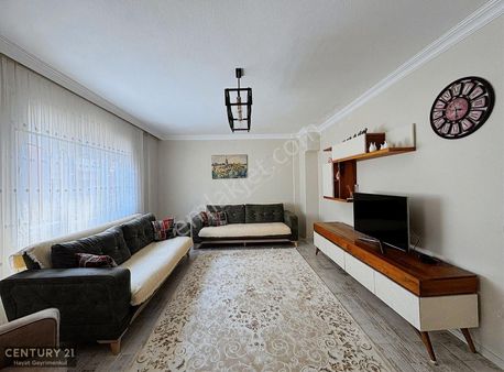 Bornova Pınarbaşı'nda 3+1 Arakat Satılık Daire