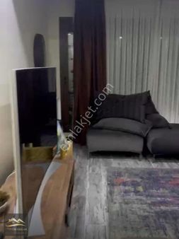 Yalı Mahallesi Köşe Deniz Manzralı Bahçeli 3+1 Satılık Daire