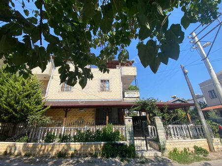 Mavi Bayraklı Plaja 250 Mt Mesafede Bahçeli Tripleks Villa