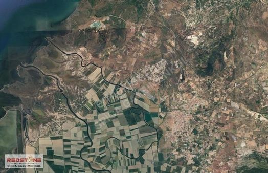 İzmir Foça Yenibağarası Mahallesinde Satılık Arazi