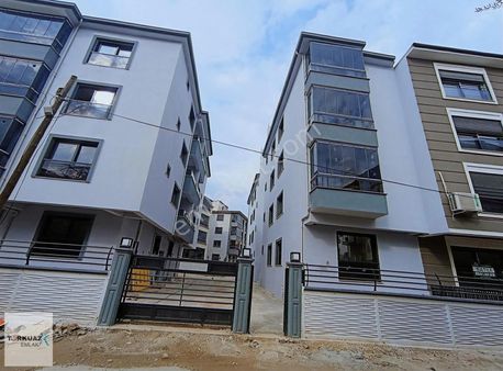 Mesude Tunçaydan Muratbey İzbanın Dibinde 2+1 Satılık Daire