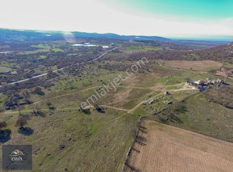 Ezine Uluköyde Mükemmel Konumda Satılık Arazi