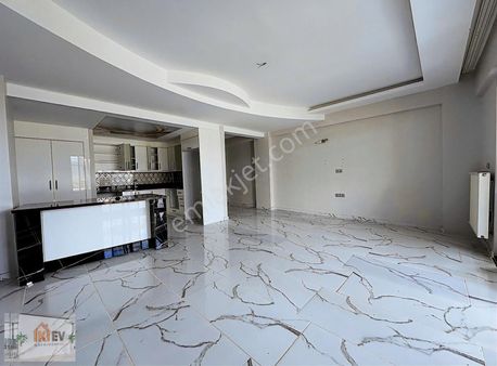 İkiev'den Mimarsinan'da Satılık 3 Katlı 4+1 Köşe Villa