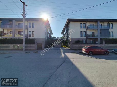 Feryaşam Sitesi İçerisinde Satılık Daire