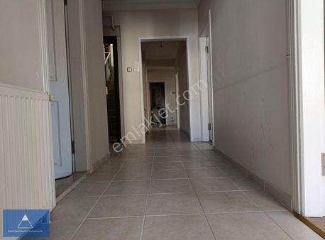 Orhan Nurlu'dan Azerbaycan Caddesinde Geniş 3+1 Daire