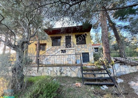 Muğla/milas/karpuzlu Yolu Üstünde Doğa İçerisinde 8 Dönüm Arazi İçerisinde Satılık Çiftlik Evi