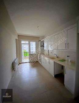 Cumhuriyet Mah Site İçi Ara Kat Harika Konumda 3+1 Kiralık Daire