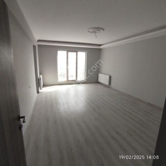 Polatlı Şehitlik Mah Yapılı Satılık 4+1 Daire