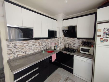 Mç Emlak'tan Atatürk Mah'de 3+1 Çarşı İçinde Satılık Daire